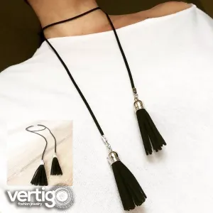 Simple easy to wear... a must have!