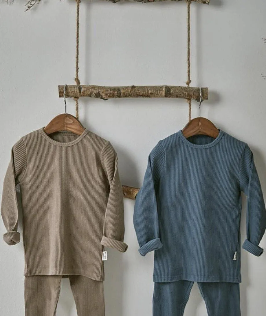 THE EASY WEAR SET