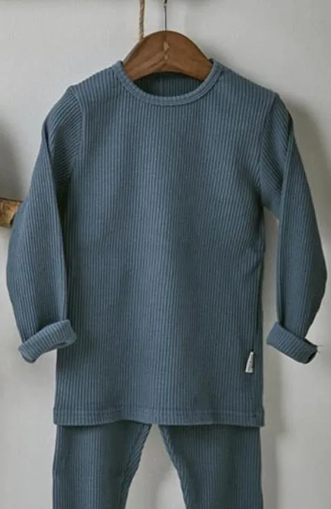 THE EASY WEAR SET